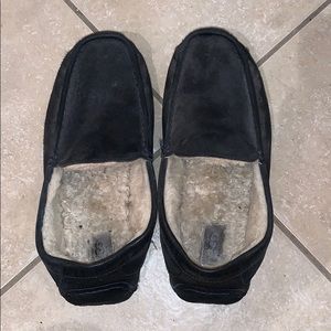UGG men’s slippers (size 11)